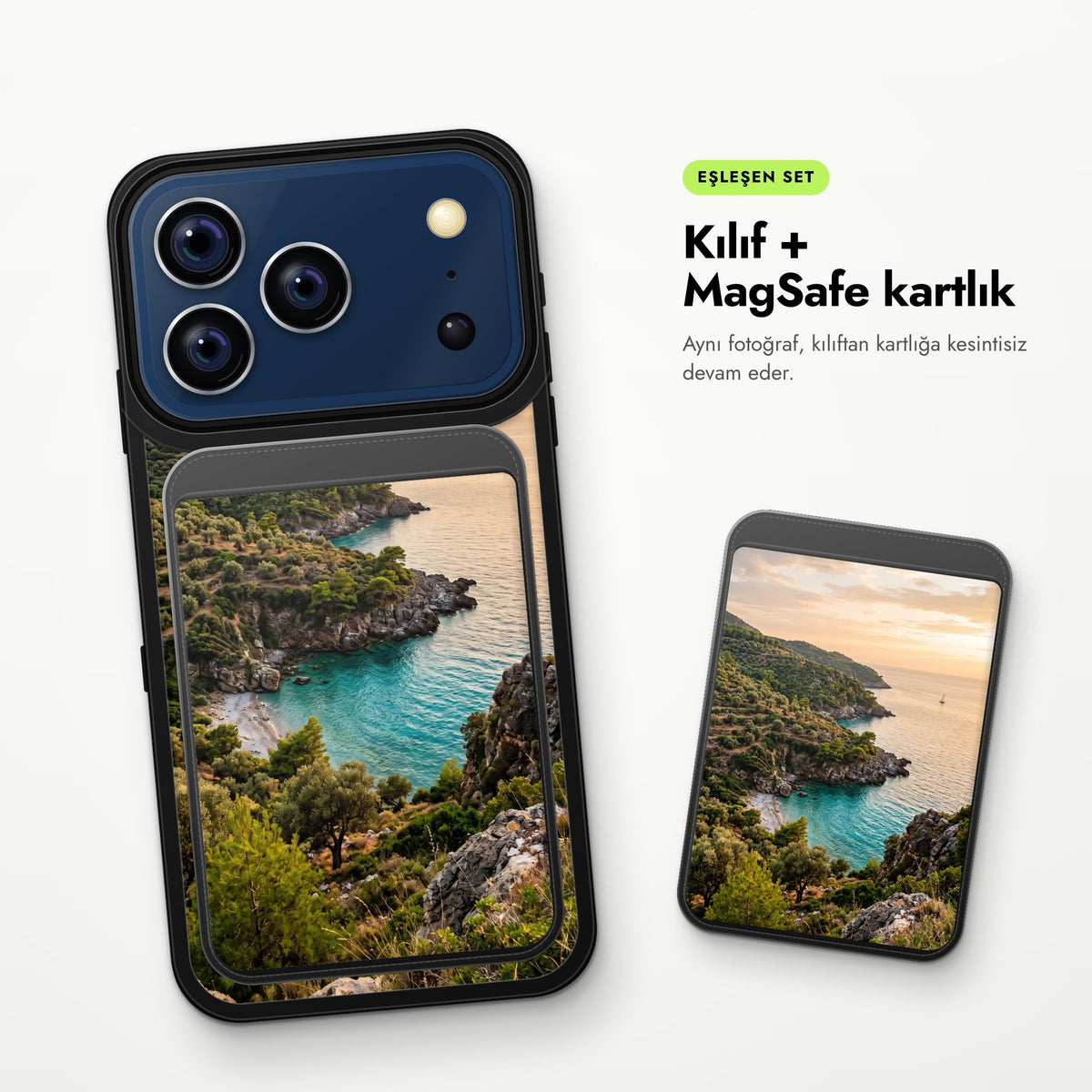 Ege koyu fotoğraflı MagSafe Frame Kılıf ve üzerine takılı eşleşen MagSafe kartlık; fotoğraf kılıftan kartlığa kesintisiz devam ediyor, yanında aynı fotoğraflı ikinci kartlık.